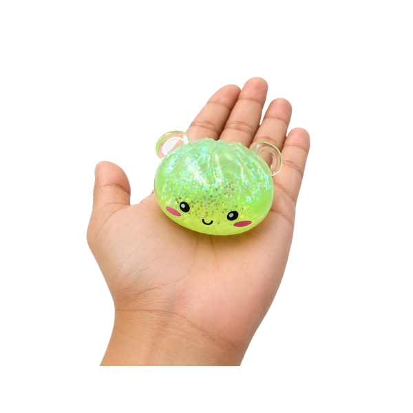 5.5 cm squishy dumpling on the hand