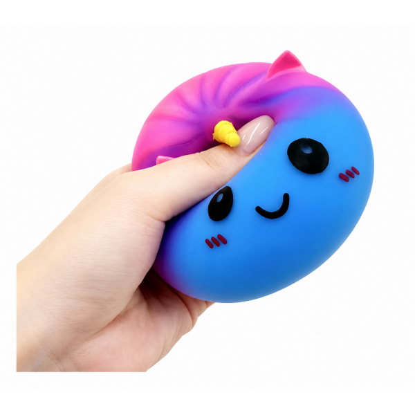 hand squeezing the dumpling face